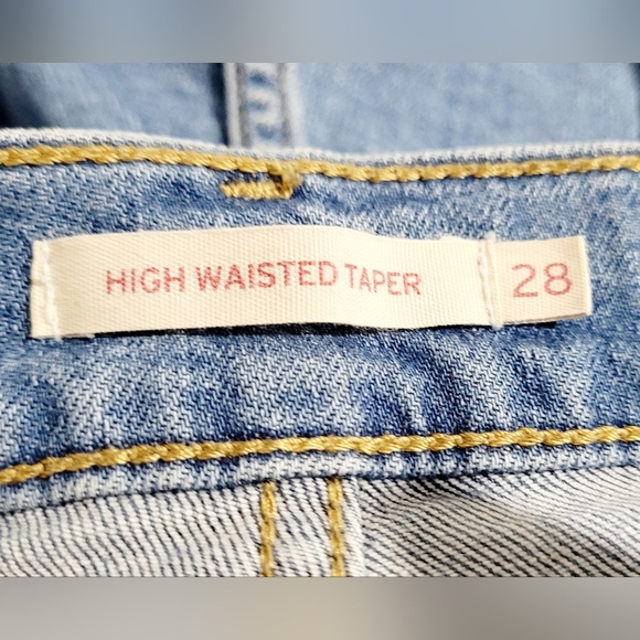 Levi’s Women’s High Waisted Denim Shorts Distressed Cutoff Blue Size 28 - Picture 8 of 10